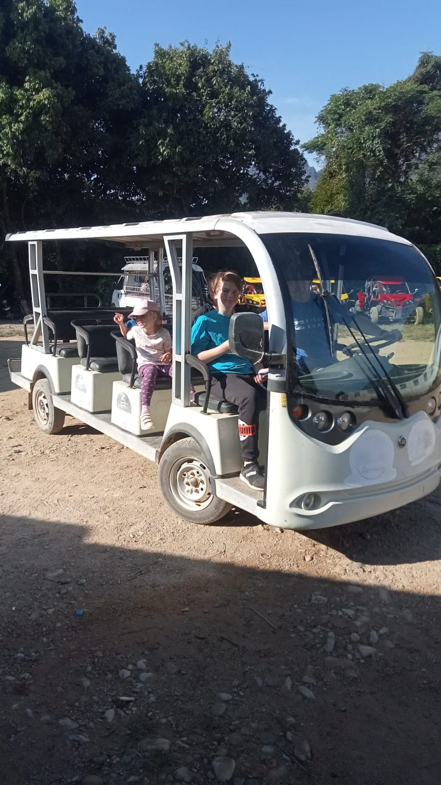 Tuk Tuk tour to Kaeng Nyui Waterfall